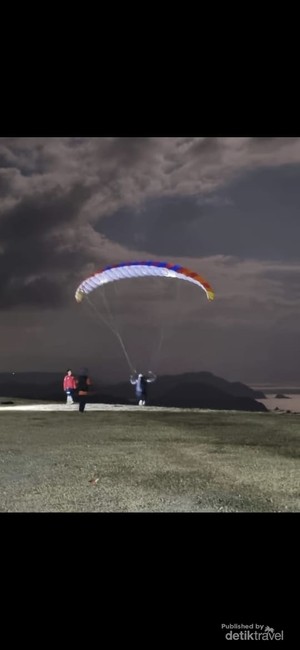 Kabar Tentang Full Moon Flying, Paralayang di Malam Hari