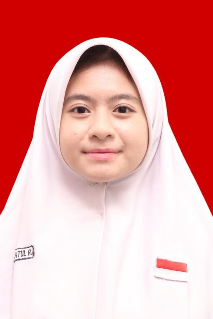 Azizah, salah satu mahasiswi termuda yang lolos Unair jalur SNBT