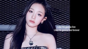 Pharita memberi kesan anggun sekaligus innocent dalam fotonya untuk FOREVER. (Foto: dok. YG Entertainment)