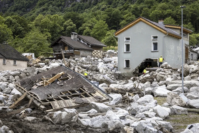 Banjir terjang lembah pegunungan Graubunden, Swiss