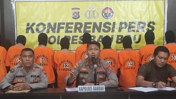 Siswi SD berusia 13 tahun di Baubau, Sulawesi Tenggara (Sultra), mengaku diperkosa 26 pria. Polisi mengklarifikasi jumlah terduga pelaku 20 orang.