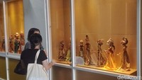 Museum Wayang ini menurut memiliki koleksi sekitar 6. 873 wayang.  