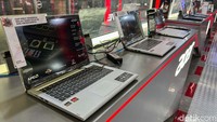 Berbagai macam produk elektronik yang mengalami kenaikan harga imbas menguatnya harga dolar terhadap rupiah.  