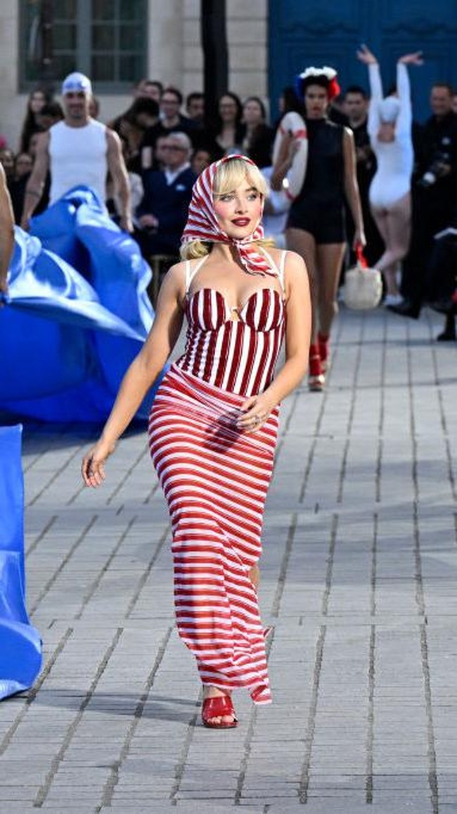 Menyusul kesuksesan di New York City dan London, Vogue World digelar di Paris untuk merayakan 100 tahun industri mode Prancis. Perhelatan yang memadukan keglamoran fashion dengan elemen olahraga ini juga hadir untuk menyambut Olimpiade 2024 di mana Paris akan menjadi tuan rumah. (Foto: Kristy Sparow/Getty Images for Vogue)