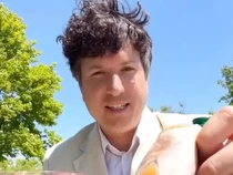 Gokil! Pria Ini Makan Torpedo Mentah Tiap Hari untuk Buktikan Efeknya