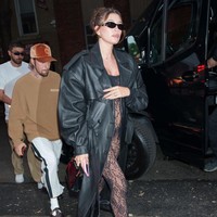 Hailey Bieber mengumumkan kehamilannya pada Mei 2024. Usia kehamilannya saat itu diperkirakan sudah enam bulan.  Foto: Gotham/GC Images/Getty Images