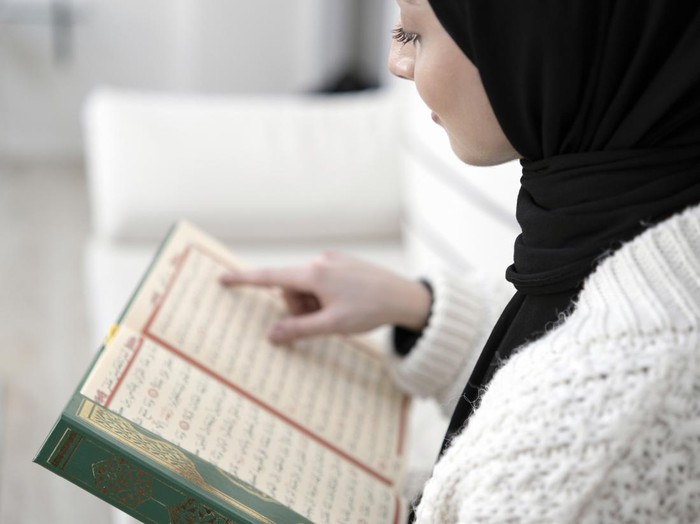 Ilustrasi baca al-quran