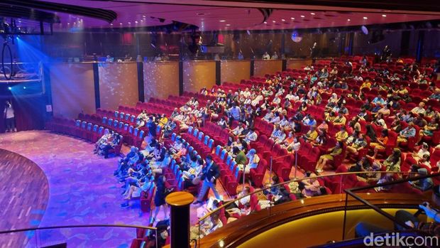 Kapal Pesiar Resorts World One.