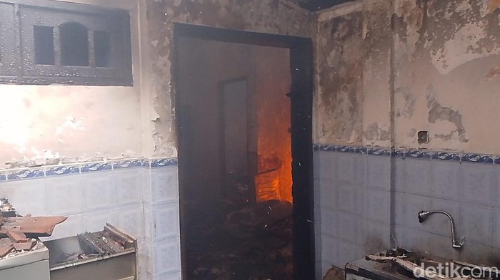 Kebakaran kantor PNM Mekaar Mojokerto