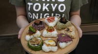 Kata “onigiri” menjadi bagian dari Kamus Bahasa Inggris Oxford tahun ini. (AP Photo/Shuji Kajiyama)