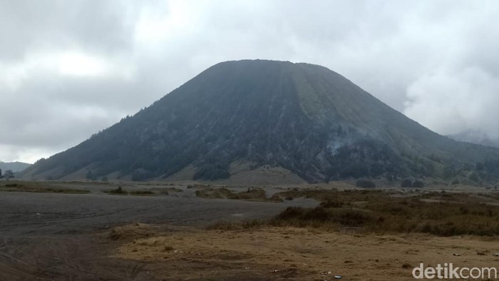 Kondisi Gunung Batok setelah kebakaran