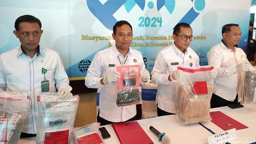 Konferensi pers pengungkapan kasus peredaran narkotika periode Januari-Juni 2024 oleh BNNP Bali, Senin (24/6/2024). (Foto: Ahmad Firizqi Irwan/detikBali)