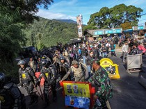 Ratusan Lapak PKL di Puncak Dibongkar