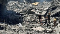 Hamas tidak mengomentari klaim Israel bahwa mereka telah menghancurkan infrastruktur militernya. Mereka mengatakan dalam sebuah pernyataan bahwa serangan tersebut menargetkan penduduk sipil dan berjanji dalam sebuah pernyataan bahwa “pendudukan dan para pemimpin Nazi akan membayar harga atas pelanggaran mereka terhadap rakyat kami.” 