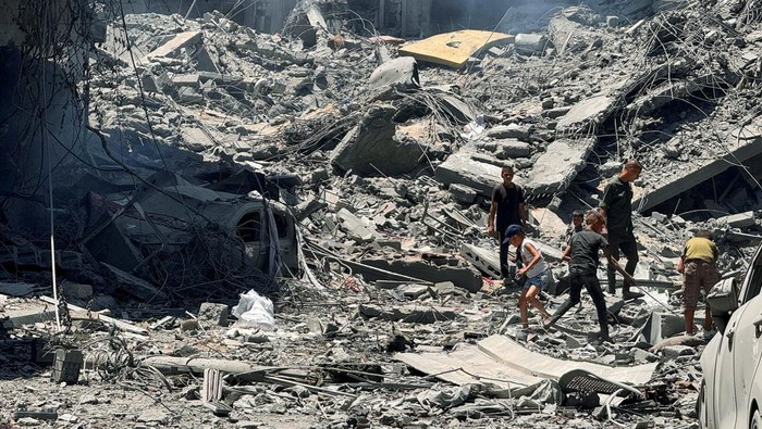 A general view shows the site of Israeli strikes on houses, amid Israel-Hamas conflict, at Al Shati refugee camp in Gaza City, June 22, 2024. REUTERS/Ayman Al Hassi     TPX IMAGES OF THE DAY