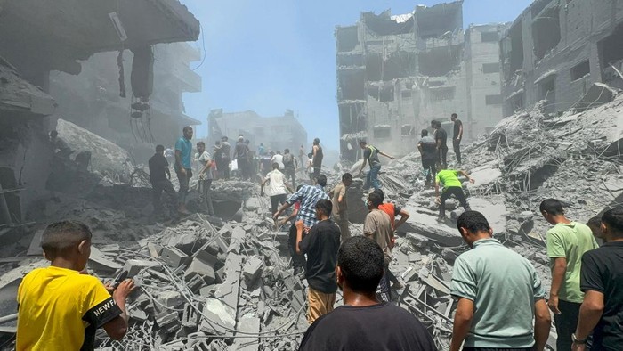 A general view shows the site of Israeli strikes on houses, amid Israel-Hamas conflict, at Al Shati refugee camp in Gaza City, June 22, 2024. REUTERS/Ayman Al Hassi     TPX IMAGES OF THE DAY