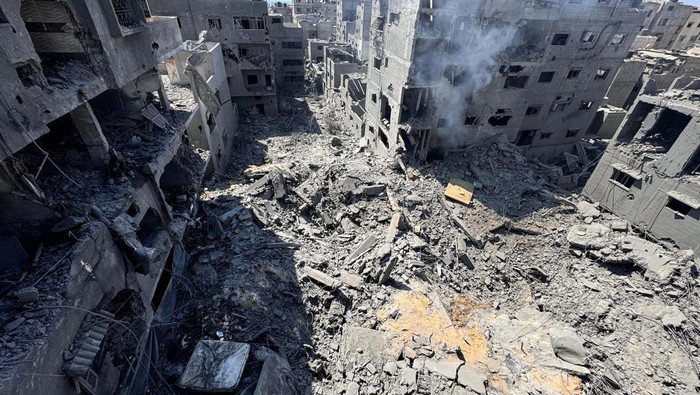 A general view shows the site of Israeli strikes on houses, amid Israel-Hamas conflict, at Al Shati refugee camp in Gaza City, June 22, 2024. REUTERS/Ayman Al Hassi     TPX IMAGES OF THE DAY
