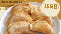 Kalau mau cireng yang punya tekstur crispy, bisa beli di Cireng Mimi Shaka. Cirengnya juga fresh karena baru dibuat ketika pembeli memesan. Isiannya ayam suwir original yang tidak pedas. Foto : Shopee (Cireng Mimi Shaka)