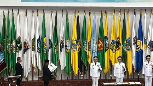 Mendagri Tito Karnavian saat melantik Pj Gubernur NTB Hassanudin di Jakarta pada Senin (24/6/2024).