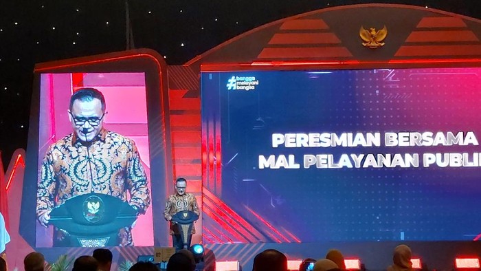 Menteri Pendayagunaan Aparatur Negara dan Reformasi Birokrasi (PANRB) Abdullah Azwar Anas meresmikan 15 Mal Pelayanan Publik (MPP) hari ini, Senin (24/6/2024).