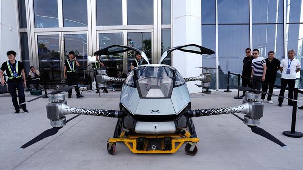 Mobil terbang listrik XPeng Voyager X2 karya XPeng AeroHT, dipamerkan di Beijing, China 18 Juni 2024. (REUTERS/Tingshu Wang)