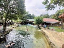 Segarnya Mandi-mandi di Kolam Mata Air Pemandian Alam Sejuk Simalungun