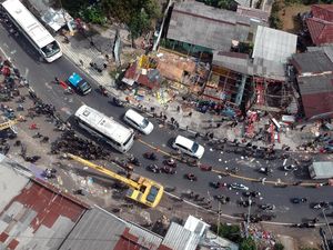 Pembongkaran Lapak Pedagang Puncak Tahap 2: Gantole-Warpat