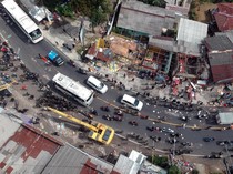 Pembongkaran Lapak Pedagang Puncak Tahap 2: Gantole-Warpat