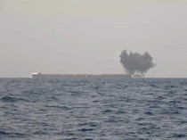 Lagi-lagi, Kapal Tenggelam Usai Diserang Houthi, 4 Awak Tewas-2 Luka