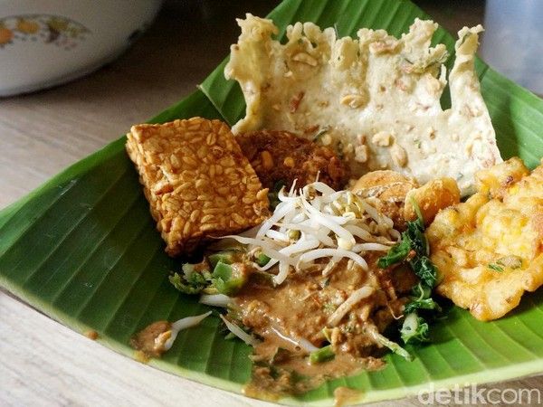 Penampakan Pecel Lele dan Ayam di Jakarta Bikin Orang Jawa Bingung