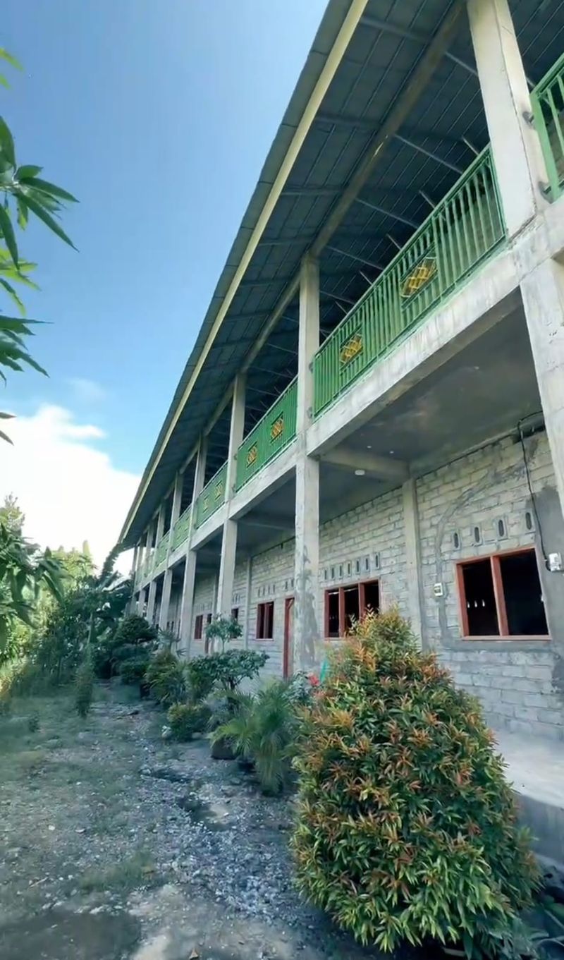 Pesantren Hilyatul Auliya Almahrifiy milik Dea