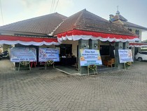 Polsek Dau Dipenuhi Karangan Bunga, Dukung Polisi Tindak Penganiaya Kucing