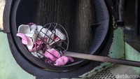 Dalam sehari usaha kecil milik Paiyem tersebut mampu memproduksi sekitar 1,5 hingga 2 kuintal kerupuk.