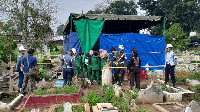 Proses ekshumasi terhadap jenazah Lettu Eko Damara di pemakaman di Desa Karang Rejo, Kecamatan Stabat, Kabupaten Langkat (Dok. Keluarga Lettu Eko Damara)