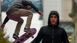 Puluhan Skater Beraksi di Jalanan Chile Peringati Hari Skateboard Sedunia