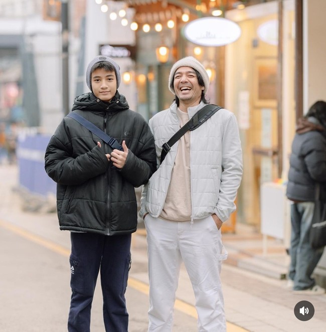 Tak sedikit dari netizen juga mengungkapkan bahwa wajah rupawan Regas merupakan perpaduan Hesti dan Edo yang keduanya sama-sama cantik dan ganteng. Foto: Instagram