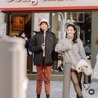 Pada postingan Instagram Hesti Purwadinata, sang mama mengungkapkan bahwa tingkah remaja Regas saat ini kalem, berbeda saat masih kecil yang suka bikin video vlogging di handphonenya. Foto: Instagram