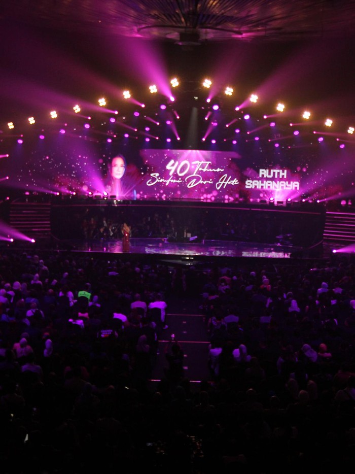 konser ruth sahanaya.