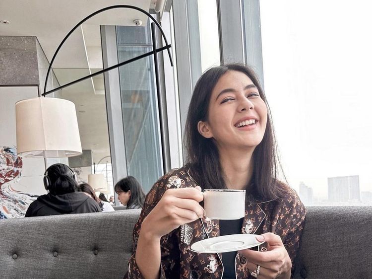 Serunya Paula Verhoeven Saat Ngopi hingga Makan Bareng Geng Cendol