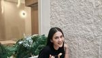 Serunya Paula Verhoeven Saat Ngopi hingga Makan Bareng Geng Cendol