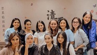 Ketika Ashanty berulang tahun, model blasteran ini juga ikut memberi kejutan kue ulang tahun sekaligus makan bersama para anggota geng cendol lainnya. Foto: Instagram @paula_verhoeven