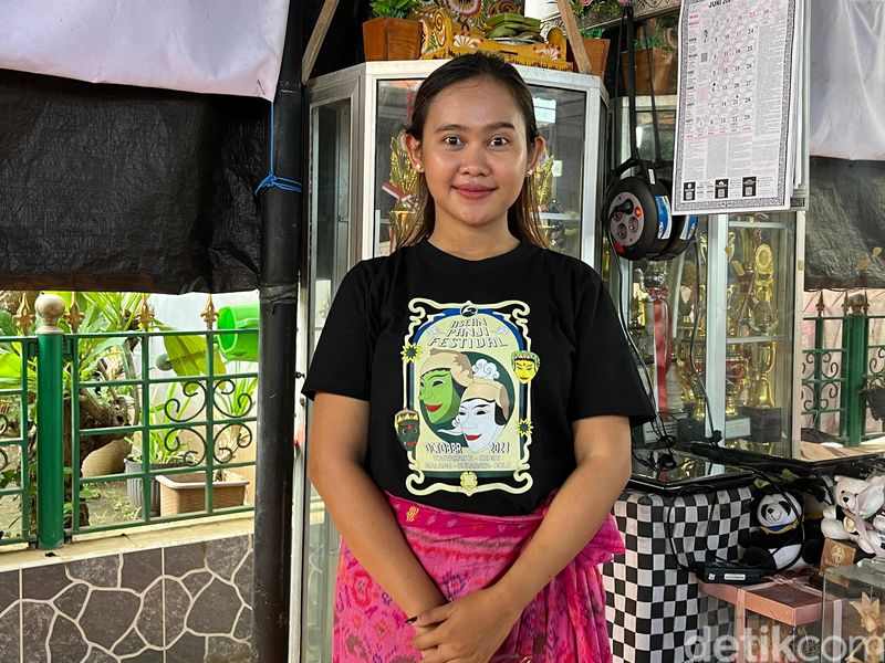 Sri Ayu Pradnya Larasari saat ditemui di Sanggar Nrithya Graha Siwanataraja, Banjar Babakan, Sukawati, Gianyar, Bali, Minggu (2/6/2024).