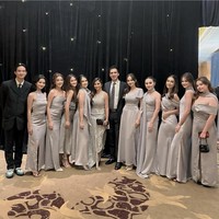Digelar pada 21 April 2024, acara pernikahan artis cantik Beby Tsabina dan anggota DPR, Rizki Natakusumah itu juga tampak dihadiri sejumlah rekan artis dan tokoh ternama. Seperti dalam foto terlihat para bridesmaid berpose bersama CEO MD Entertainment, Manoj Punjabi. Foto: Instagram/@manojpunjabimd
