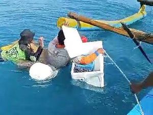Detik-detik Tiga Nelayan di Lampung Ditemukan Selamat di Tengah Laut