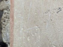 Kelewatan! Turis Ukir Nama ALI di Tembok Pompeii