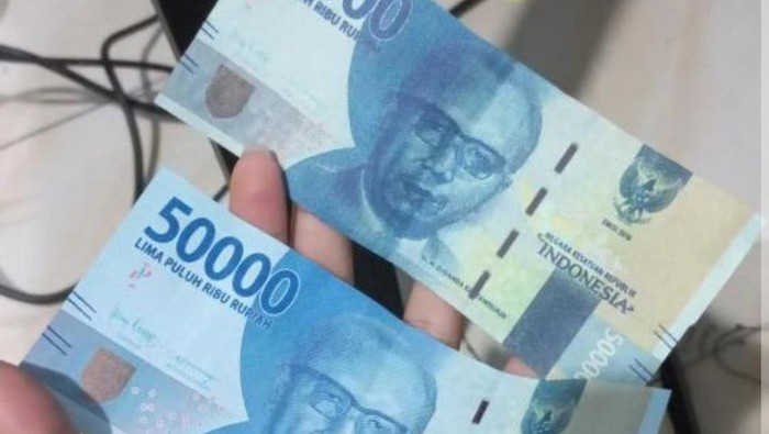 Uang palsu pecahan Rp 50 ribu yang diterima pedagang Mandala Krida Expo 2024.