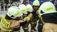 Hari ini sebanyak 13 kecamatan melakukan unjuk ketangkasan dalam kategori hose laying yang bertujuan untuk melihat pembinaan personel, keterampilan, dan ketahan fisik di setiap sektor.