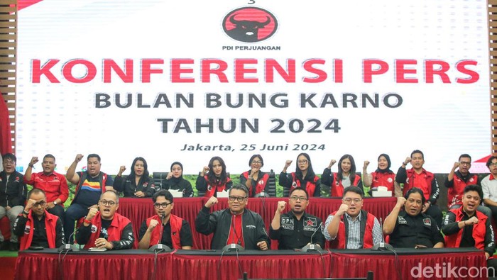 Ancang-ancang PDIP Jelang Perayaan Bulan Bung Karno 2024 di GBK Ancang-ancang PDIP Jelang Perayaan Bulan Bung Karno 2024 di GBK