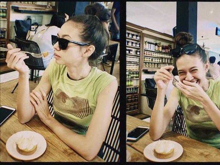 Cantiknya Yuki Kato Saat Makan di Warteg hingga Ngopi di Kafe