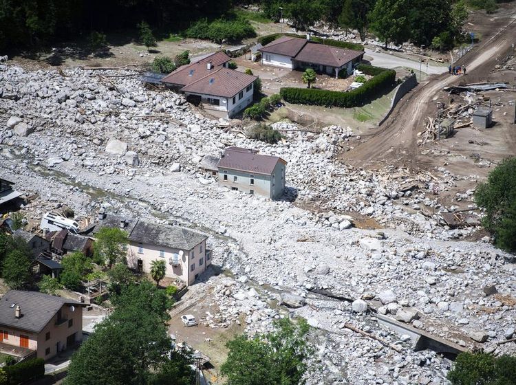 Foto Udara Dampak Kerusakan Akibat Banjir Bandang di Swiss